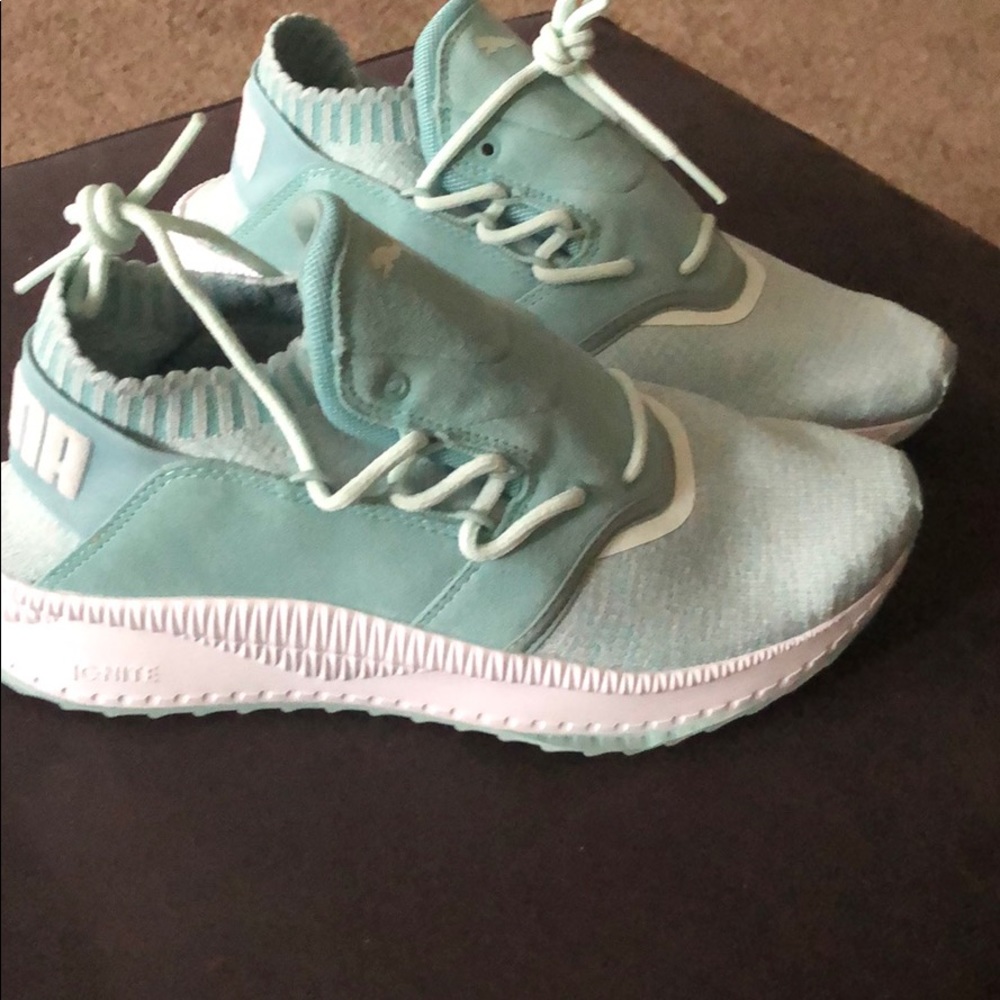 Puma - Picture 2 of 5